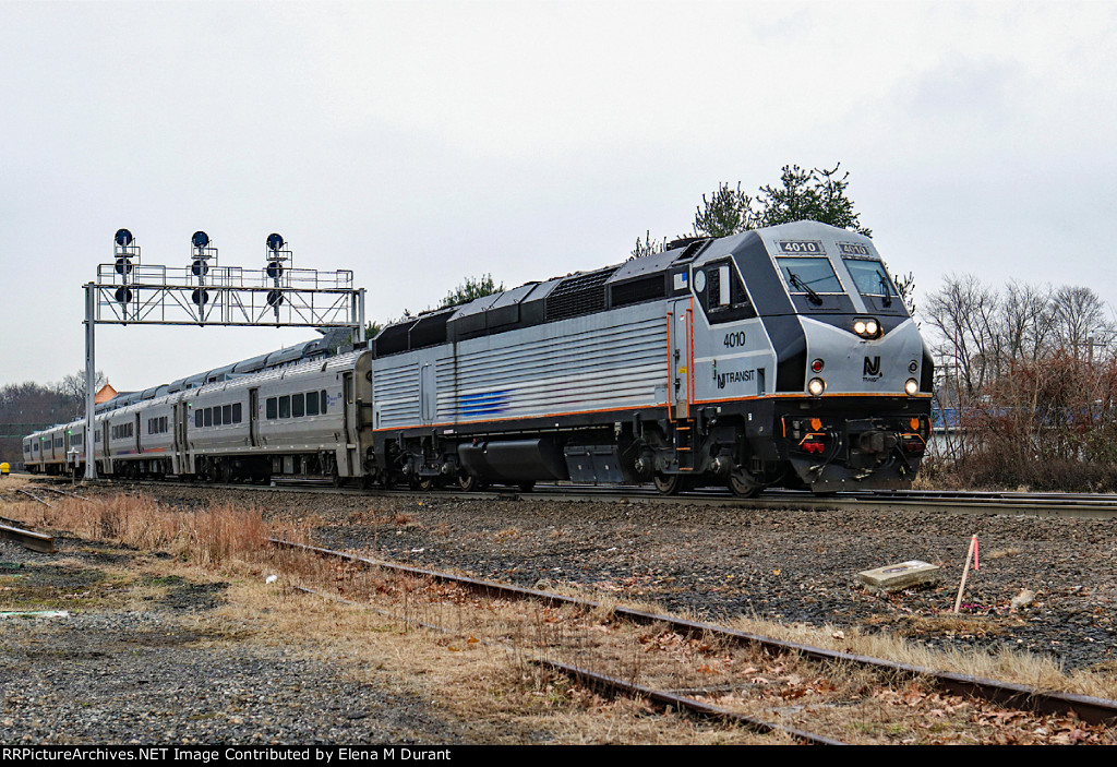 NJT 4010 on 1351